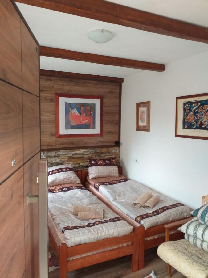 Restaurant And Apartments - T'Ga Za Jug Lazaropole מראה חיצוני תמונה