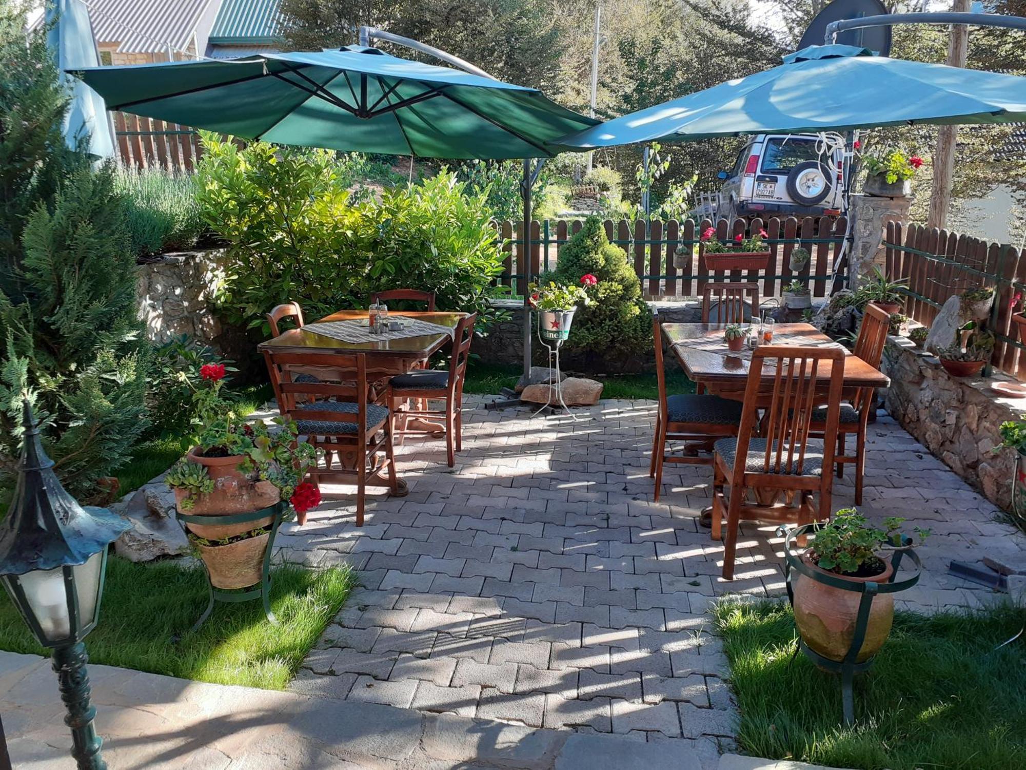 Restaurant And Apartments - T'Ga Za Jug Lazaropole מראה חיצוני תמונה