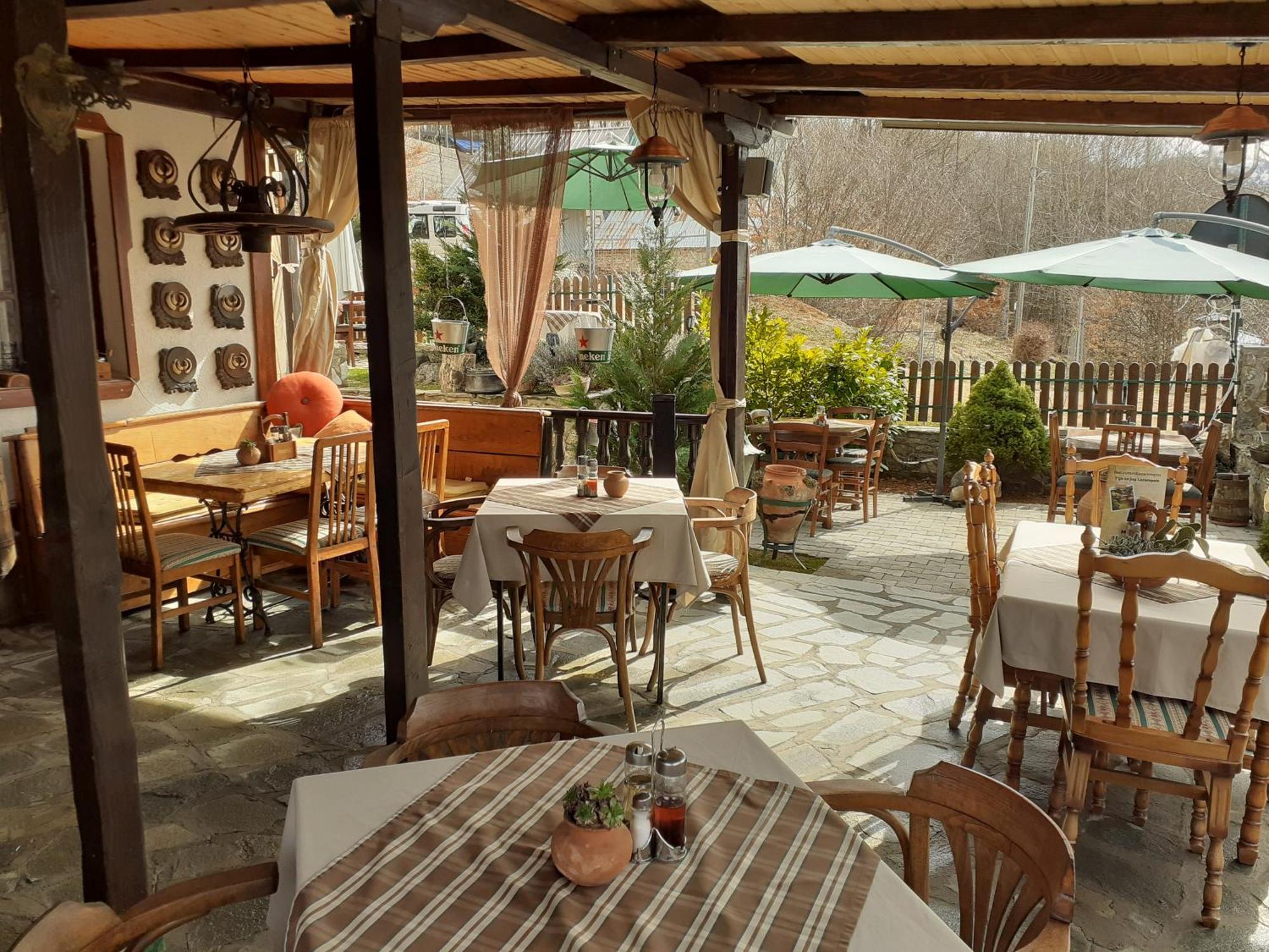 Restaurant And Apartments - T'Ga Za Jug Lazaropole מראה חיצוני תמונה